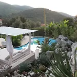 Relax Tiny 40 Meters Of The Vakantiehuis Zrnovo