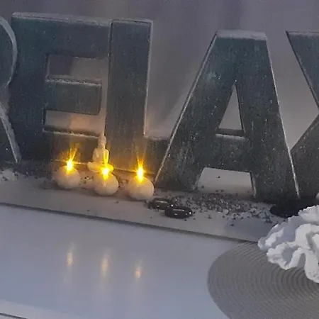 Relax Tiny 40 Meters Of The