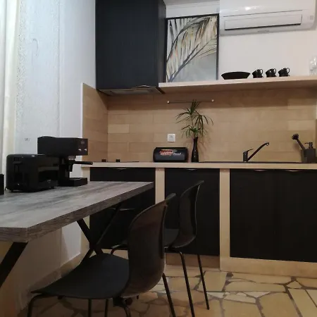 Relax Tiny 40 Meters Of The Zrnovo