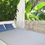 Relax Tiny 40 Meters Of The