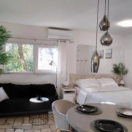 Relax Tiny 40 Meters Of The *