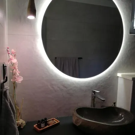 Relax Tiny 40 Meters Of The * Zrnovo