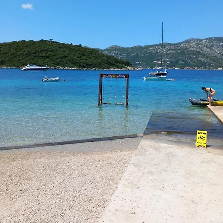 Relax Tiny 40 Meters Of The Holiday home