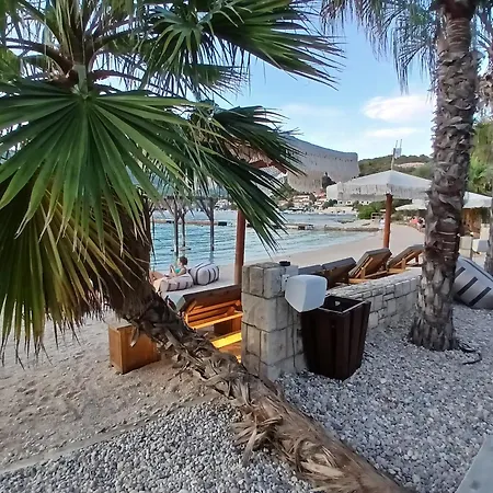Relax Tiny 40 Meters Of The *