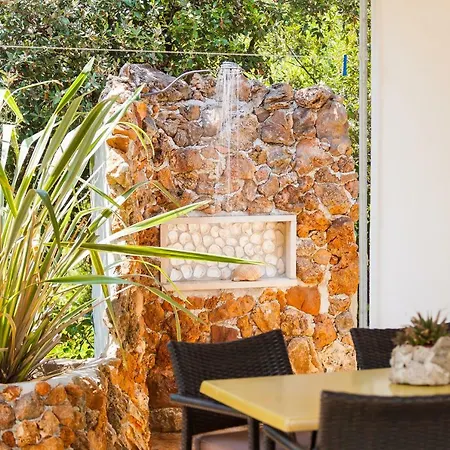 Relax Tiny 40 Meters Of The * Zrnovo