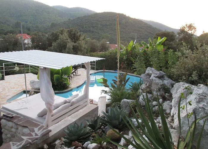 Relax Tiny 40 Meters Of The 펜션 Zrnovo
